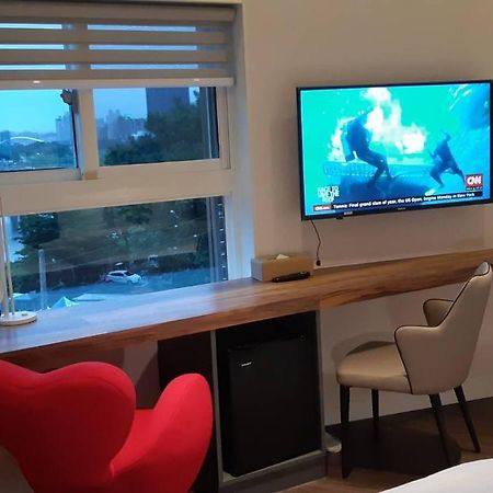 New California Hotel Синдиен Екстериор снимка